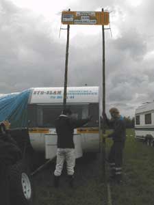 Vi hejser skilt. © 2000 dlrk-ssj.dk